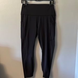 Women’s Yogalicious black leggings